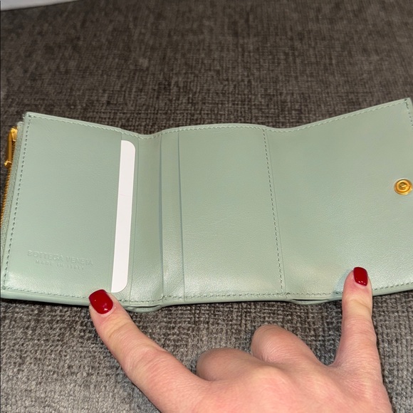 New Bottega Veneta trifold mini wallet - Picture 3 of 8